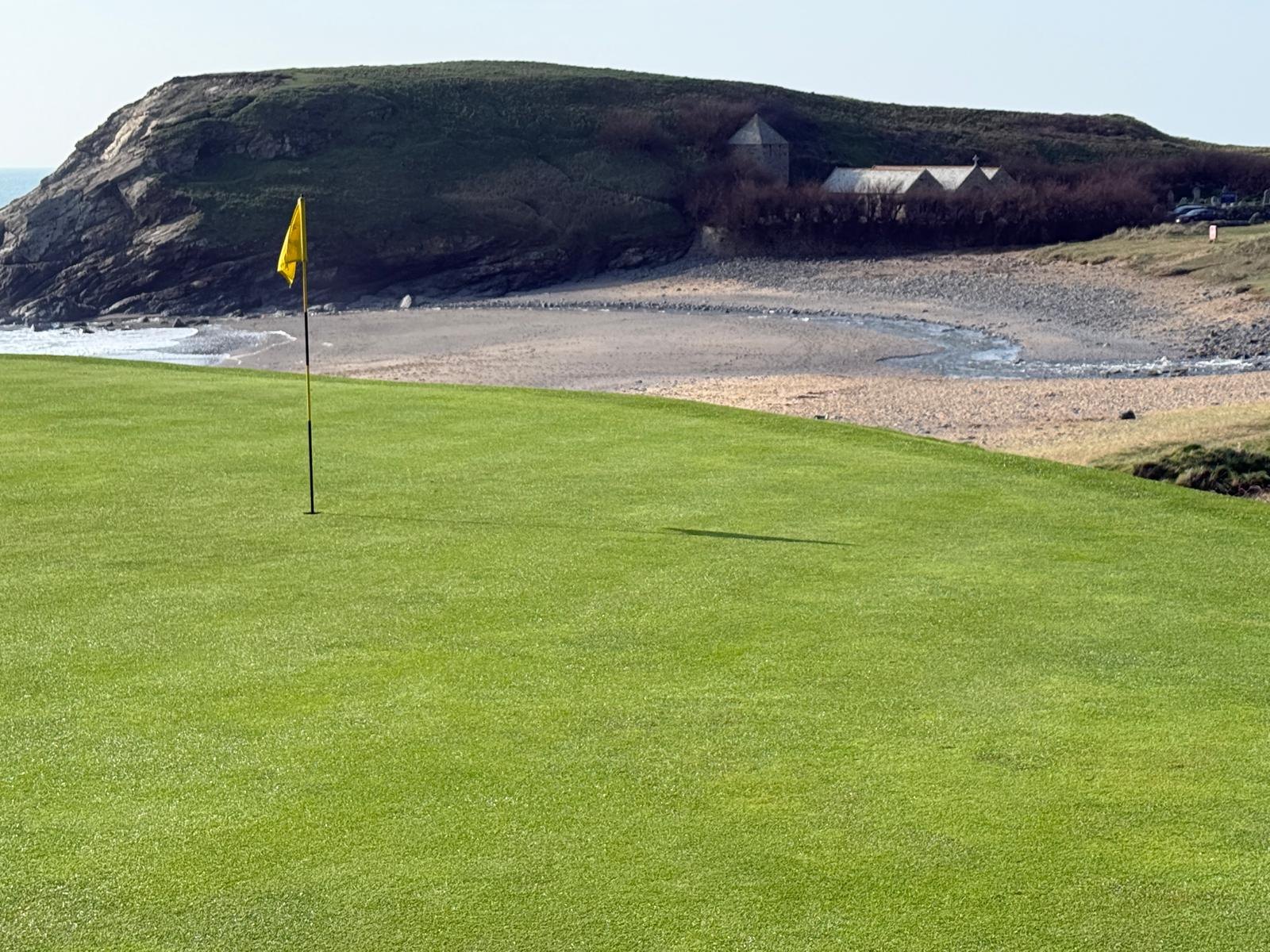 Mullion Golf Club above the beach and cliffs